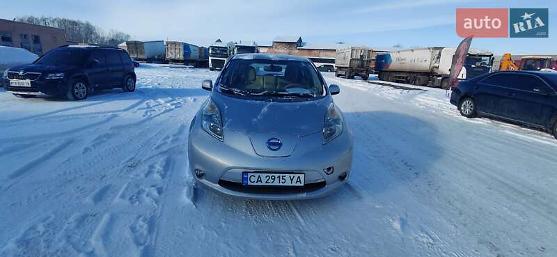 Хэтчбек Nissan Leaf 2011 в Шполе
