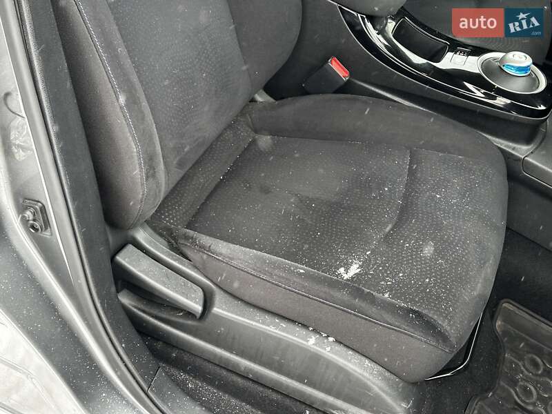 Хэтчбек Nissan Leaf 2016 в Львове