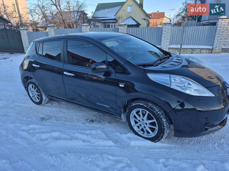 Хэтчбек Nissan Leaf 2015 в Тернополе
