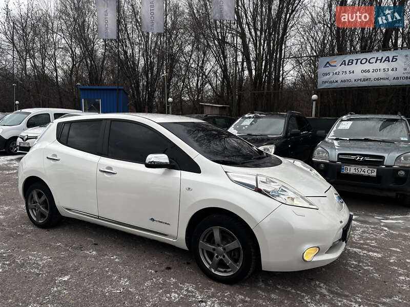 Хэтчбек Nissan Leaf 2013 в Полтаве