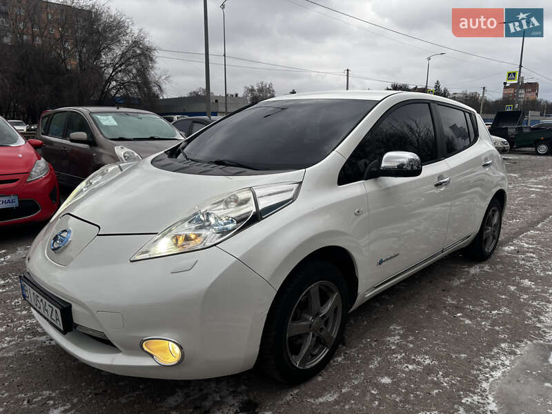 Хэтчбек Nissan Leaf 2013 в Полтаве
