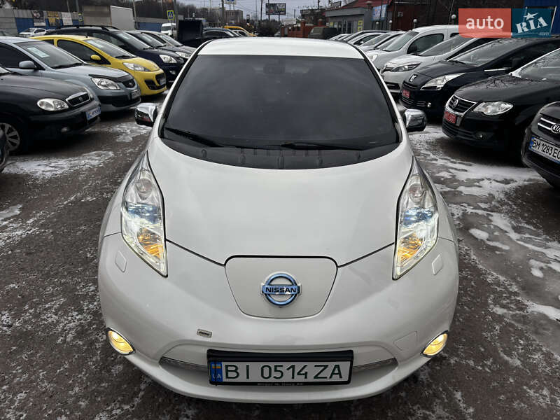 Хэтчбек Nissan Leaf 2013 в Полтаве