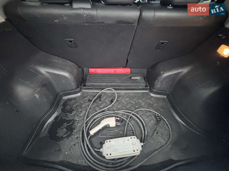 Хэтчбек Nissan Leaf 2013 в Полтаве