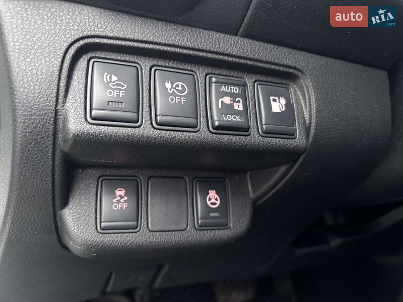 Хэтчбек Nissan Leaf 2013 в Полтаве