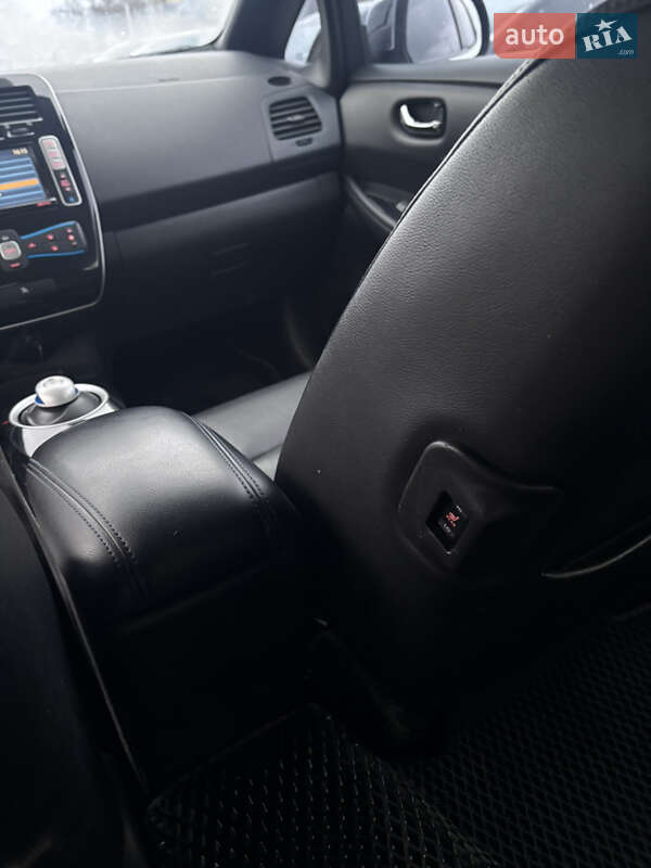 Хэтчбек Nissan Leaf 2013 в Полтаве