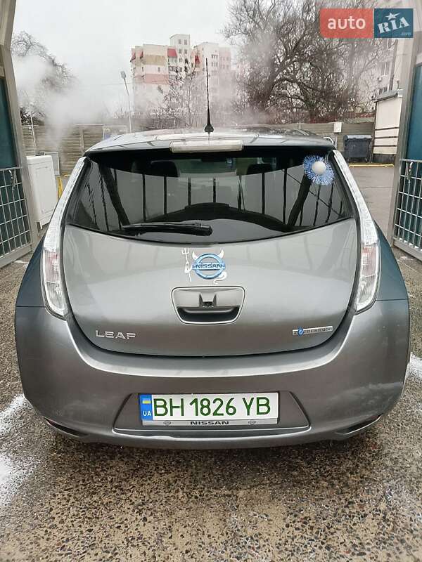 Хетчбек Nissan Leaf 2015 в Одесі