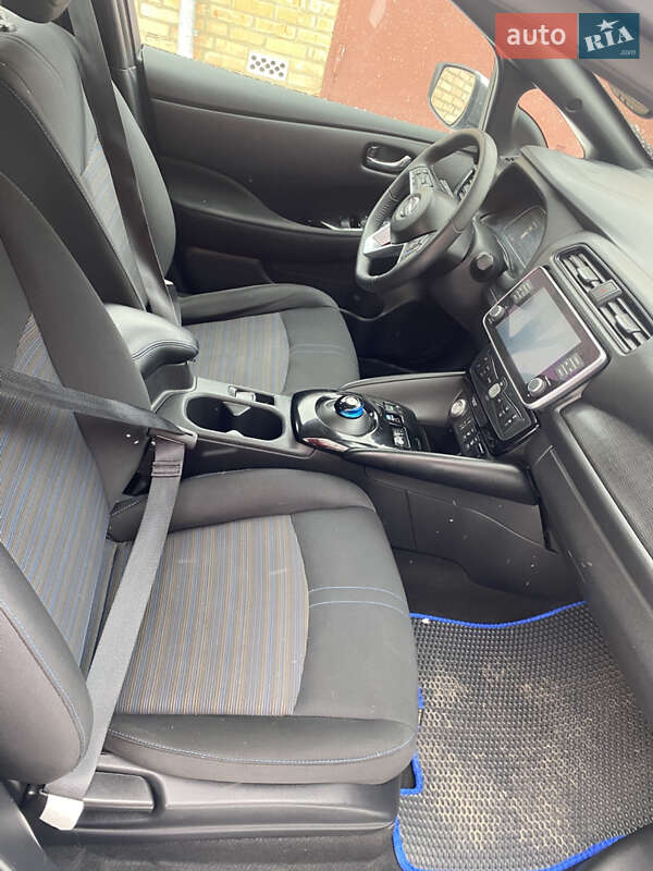 Хэтчбек Nissan Leaf 2021 в Немирове