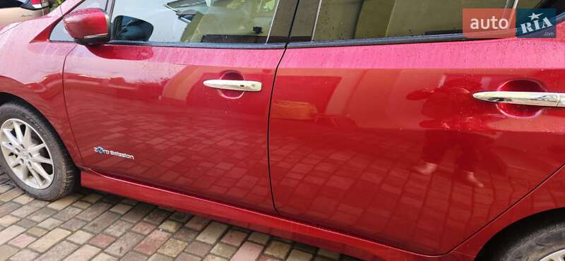 Хэтчбек Nissan Leaf 2018 в Ровно