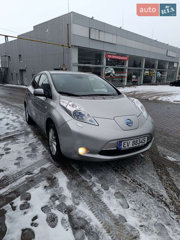 Хэтчбек Nissan Leaf 2014 в Ровно