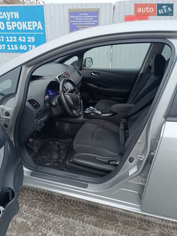 Хэтчбек Nissan Leaf 2014 в Ровно