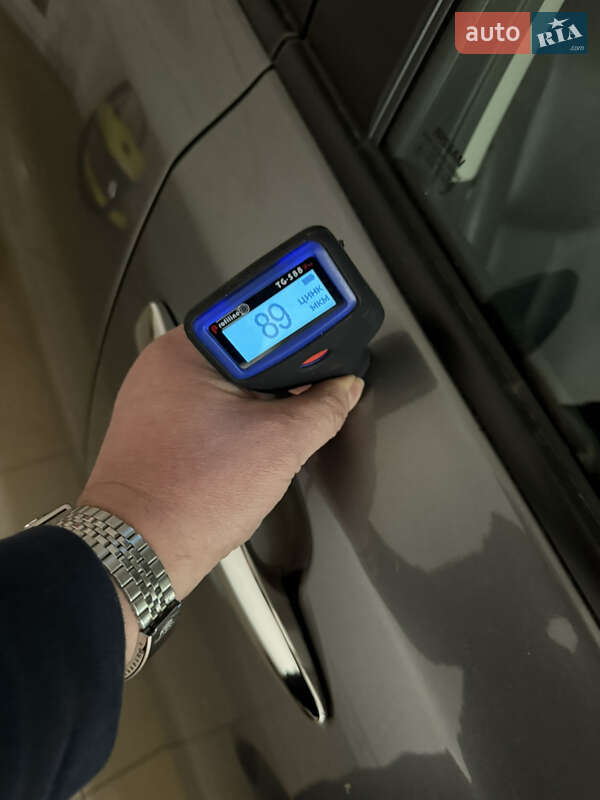 Хэтчбек Nissan Leaf 2014 в Умани