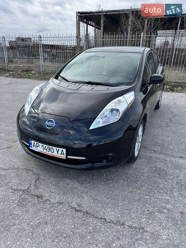 Хэтчбек Nissan Leaf 2014 в Запорожье