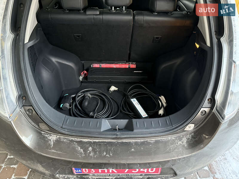 Хэтчбек Nissan Leaf 2016 в Умани