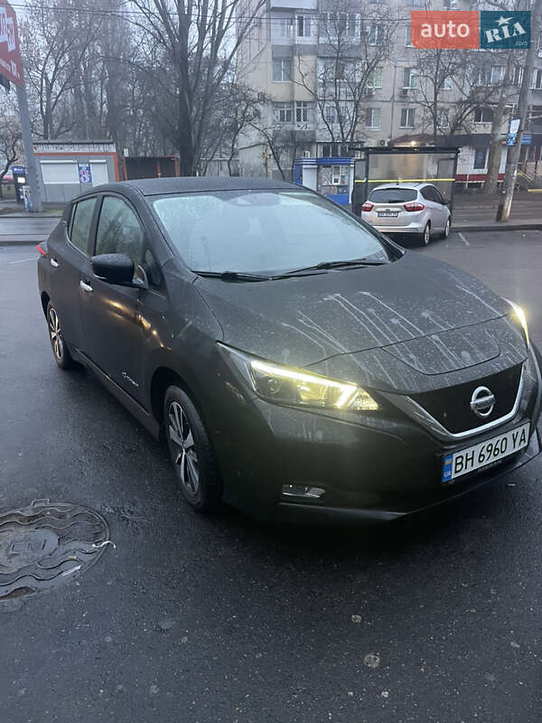 Хэтчбек Nissan Leaf 2018 в Одессе
