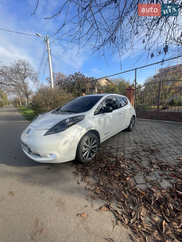 Хэтчбек Nissan Leaf 2013 в Одессе