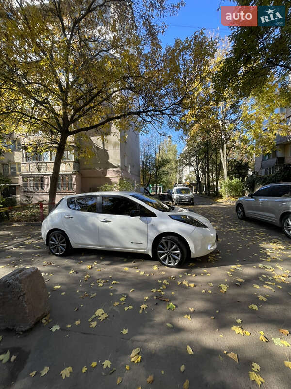 Хэтчбек Nissan Leaf 2013 в Одессе