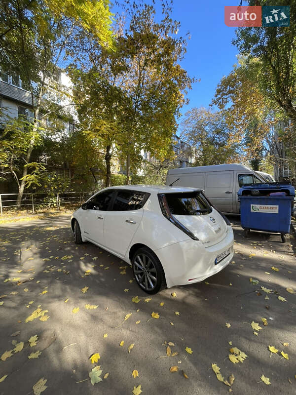 Хэтчбек Nissan Leaf 2013 в Одессе