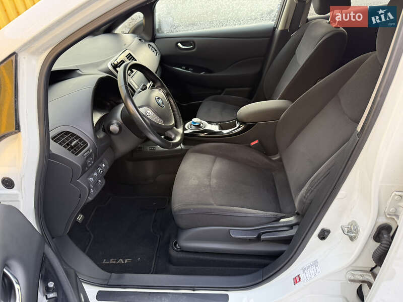 Хэтчбек Nissan Leaf 2017 в Умани