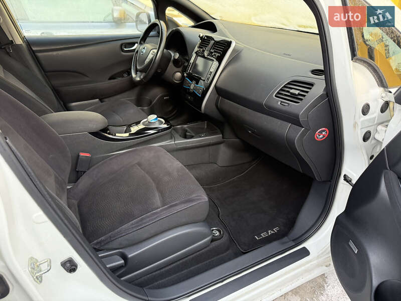 Хэтчбек Nissan Leaf 2017 в Умани
