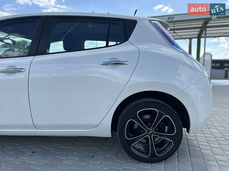 Хэтчбек Nissan Leaf 2013 в Бережанах