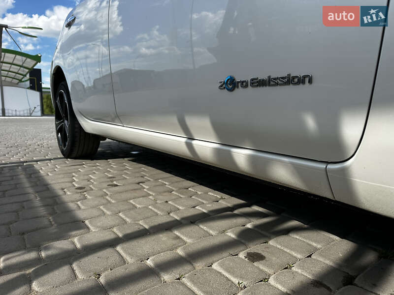 Хэтчбек Nissan Leaf 2013 в Бережанах