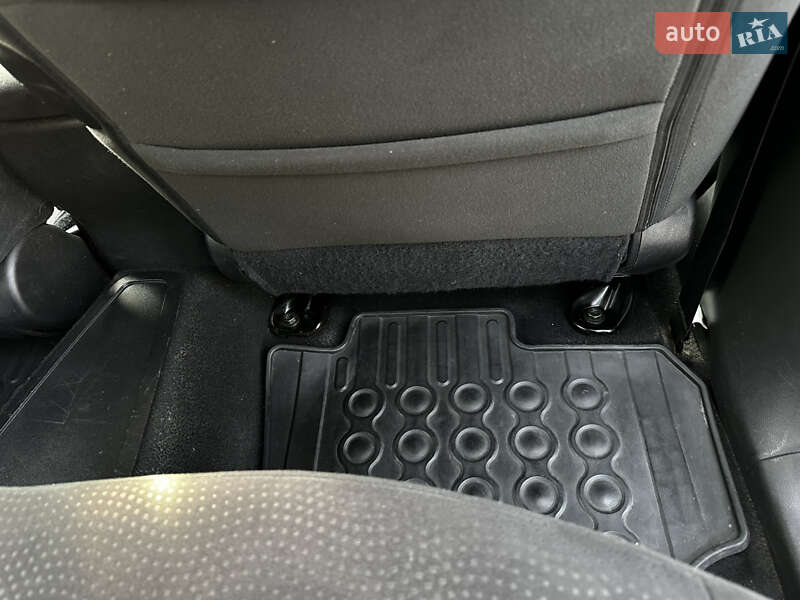 Хэтчбек Nissan Leaf 2013 в Бережанах