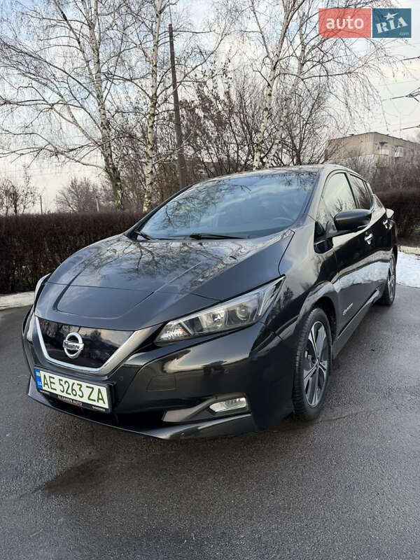 Хэтчбек Nissan Leaf 2018 в Каменском