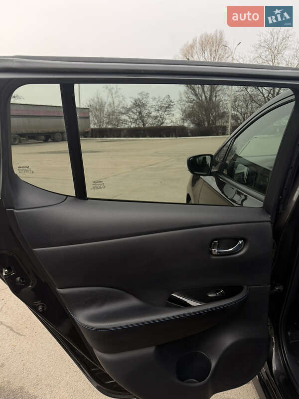 Хэтчбек Nissan Leaf 2018 в Каменском