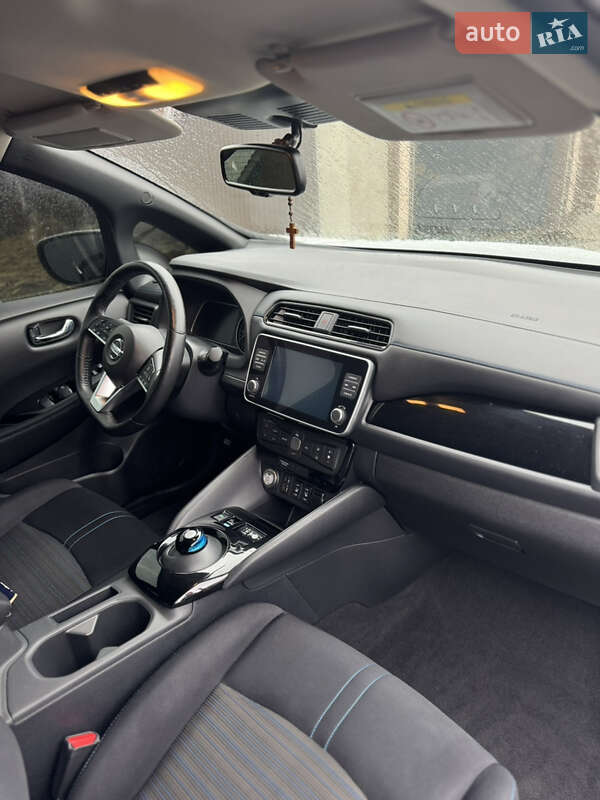 Хэтчбек Nissan Leaf 2021 в Пустомытах