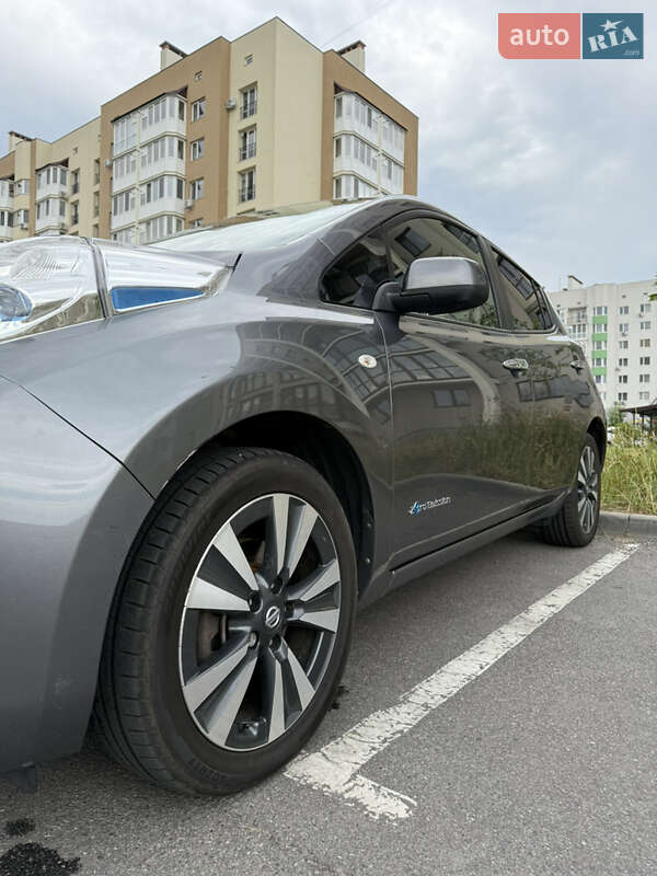 Хэтчбек Nissan Leaf 2014 в Виннице