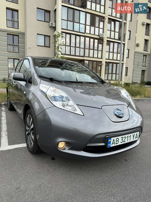 Хэтчбек Nissan Leaf 2014 в Виннице