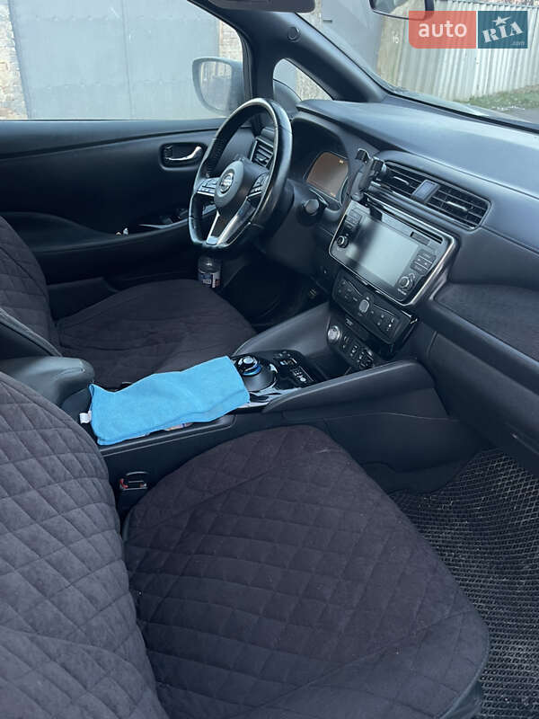 Хэтчбек Nissan Leaf 2018 в Одессе