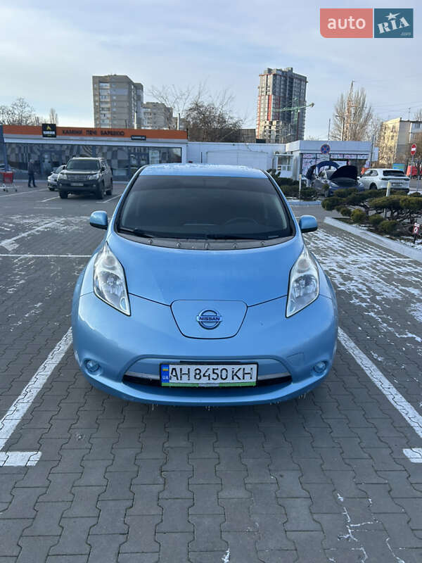 Хэтчбек Nissan Leaf 2015 в Одессе