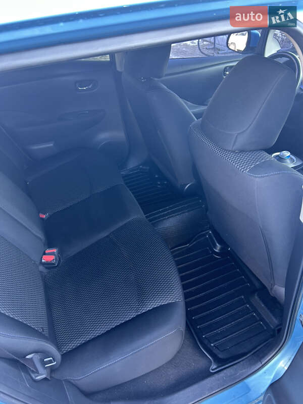 Хэтчбек Nissan Leaf 2015 в Одессе