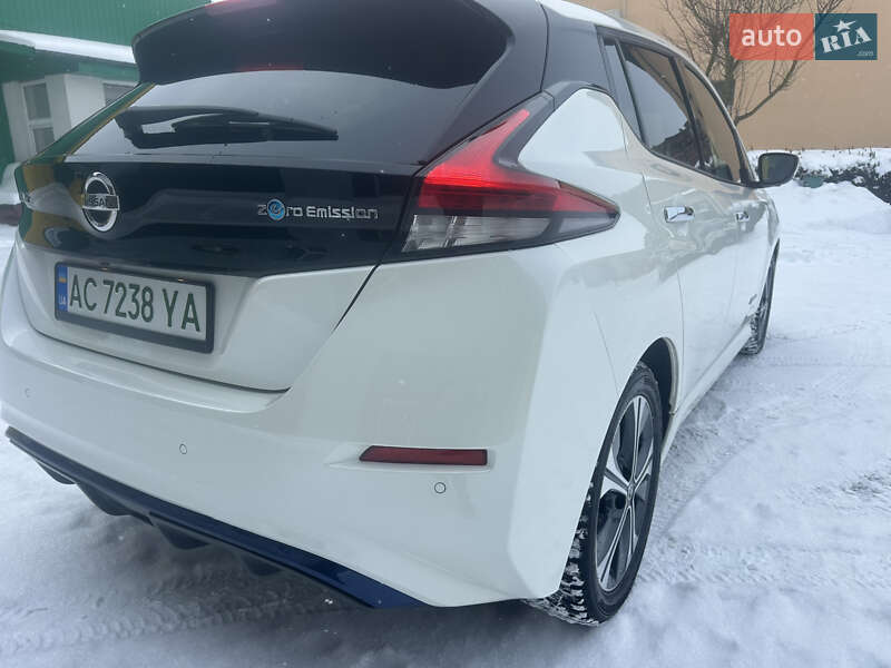 Хэтчбек Nissan Leaf 2018 в Владимире