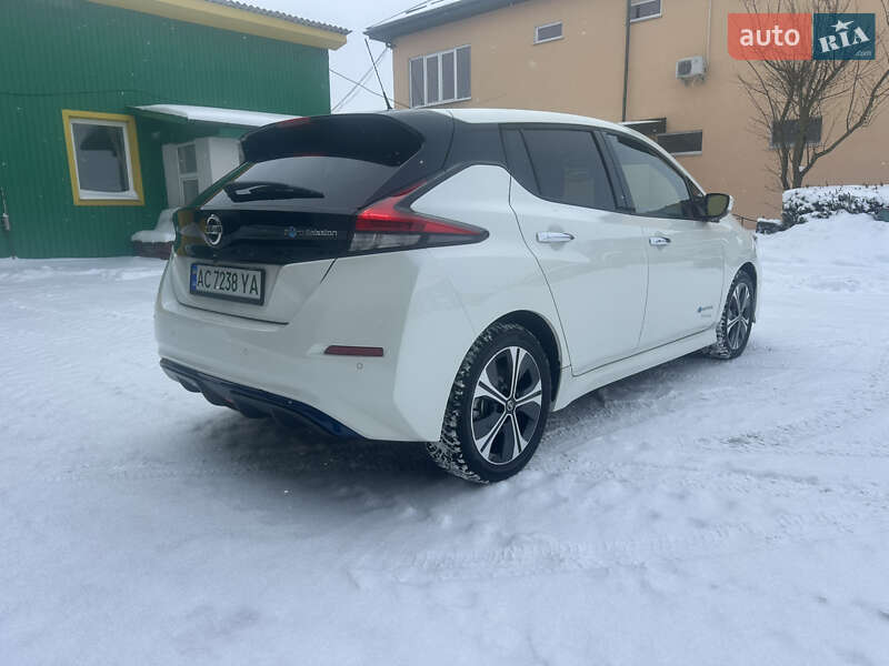 Хэтчбек Nissan Leaf 2018 в Владимире