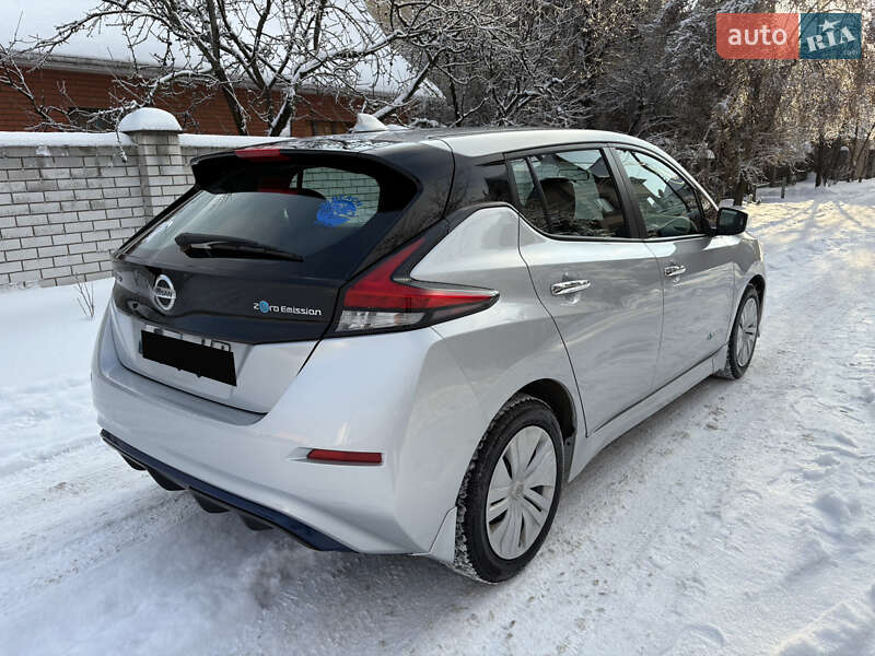 Хэтчбек Nissan Leaf 2018 в Киеве