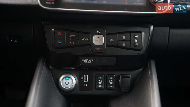 Хэтчбек Nissan Leaf 2019 в Львове