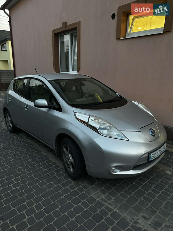 Хэтчбек Nissan Leaf 2013 в Львове