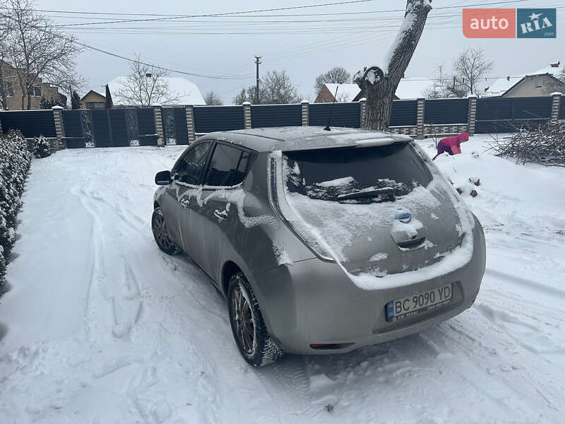 Хэтчбек Nissan Leaf 2016 в Стрые