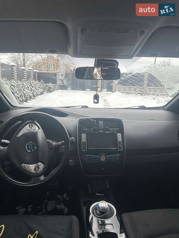 Хэтчбек Nissan Leaf 2016 в Стрые
