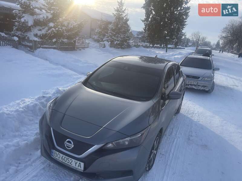 Хэтчбек Nissan Leaf 2021 в Тернополе