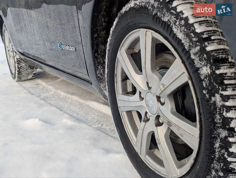 Хэтчбек Nissan Leaf 2013 в Дрогобыче