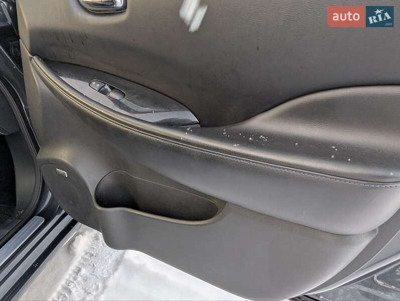 Хэтчбек Nissan Leaf 2013 в Дрогобыче