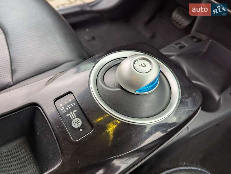 Хэтчбек Nissan Leaf 2013 в Дрогобыче
