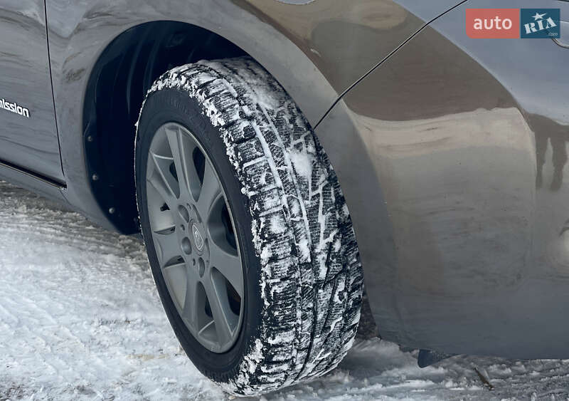 Хэтчбек Nissan Leaf 2016 в Тернополе