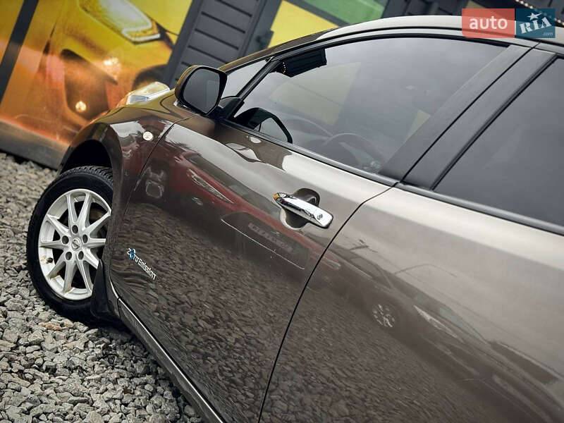 Хэтчбек Nissan Leaf 2016 в Стрые