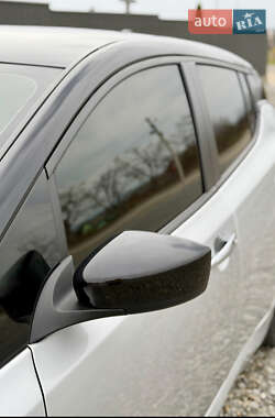 Хетчбек Nissan Leaf 2022 в Чернівцях