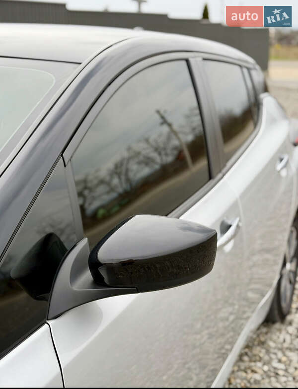 Хэтчбек Nissan Leaf 2022 в Черновцах