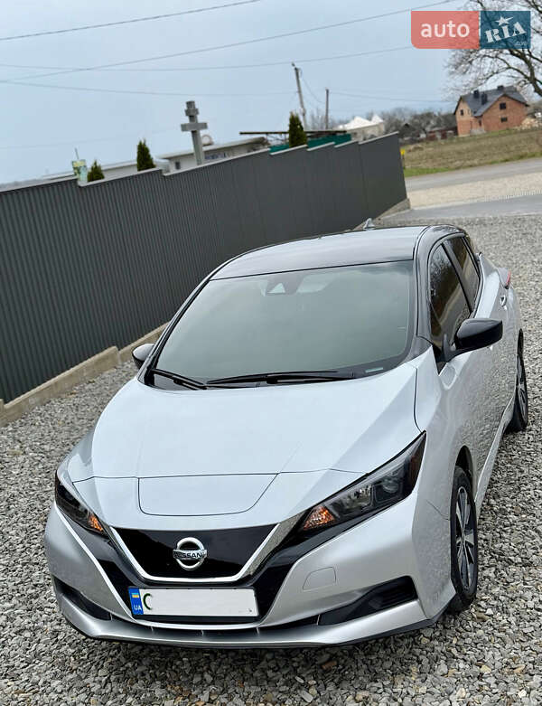 Хэтчбек Nissan Leaf 2022 в Черновцах
